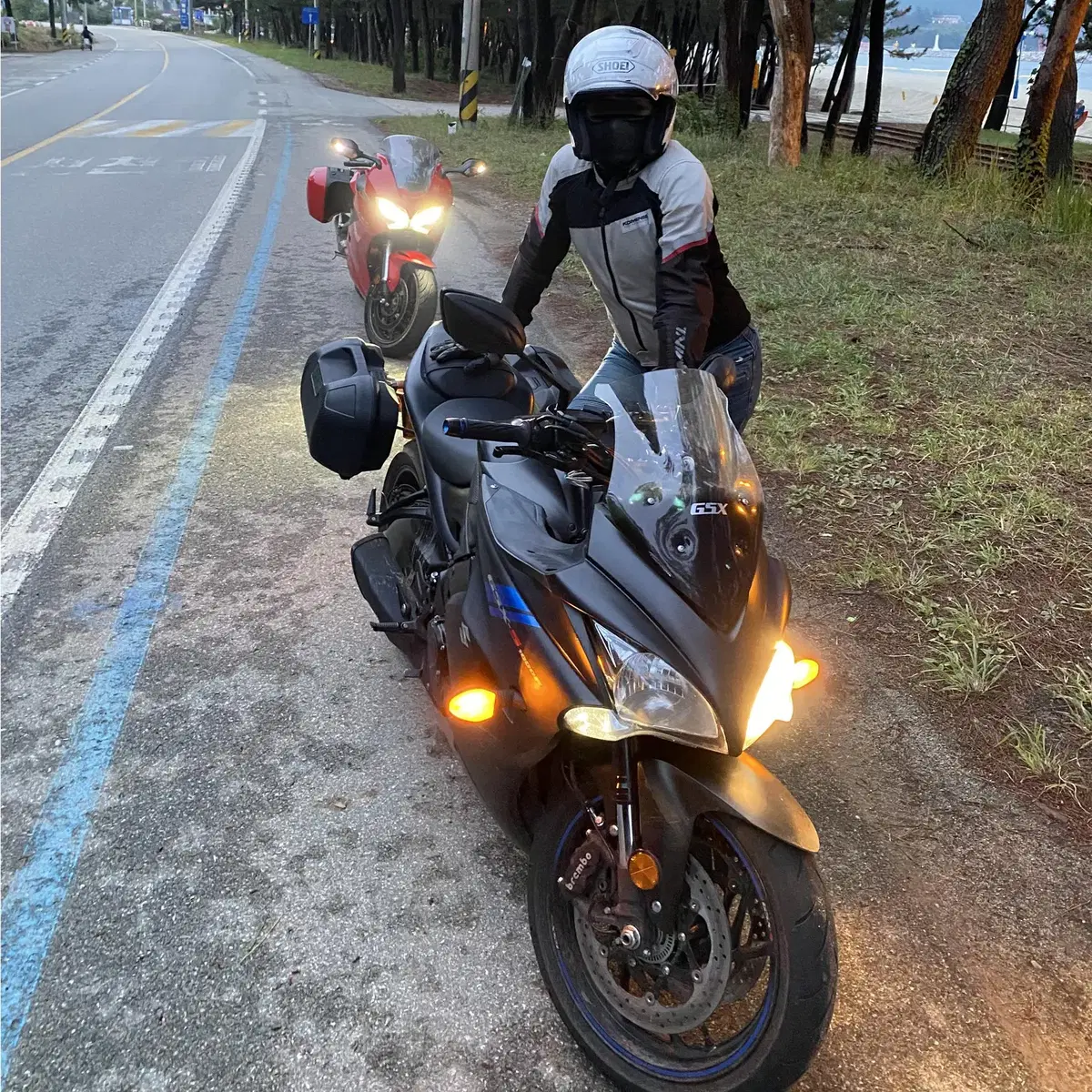 2019년 GSXS1000F A + 올린즈 리어서스 + 사이드캐리어 등